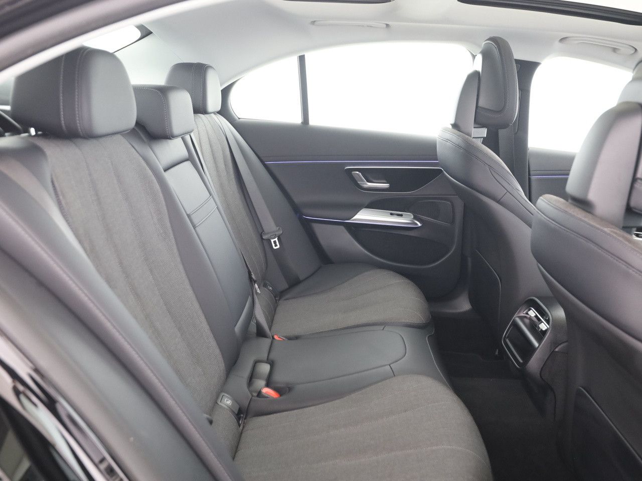 Mercedes-Benz E-Klasse – Bild 15
