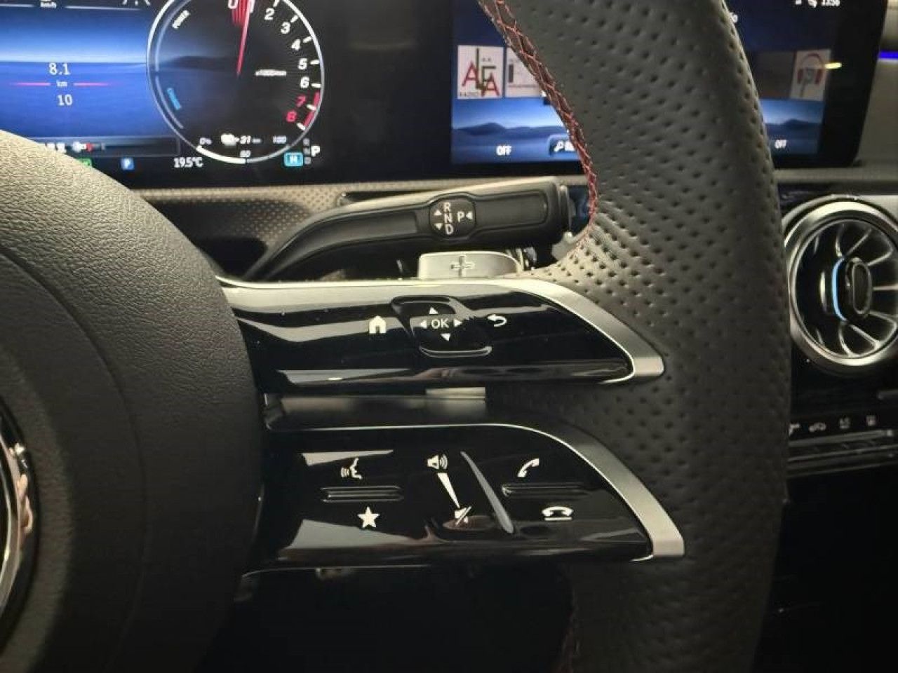 Photo du v&eacute;hicule 9 / 18