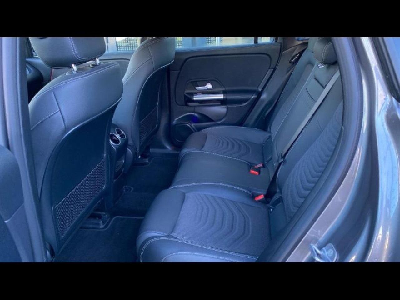 Photo du v&eacute;hicule 13 / 18