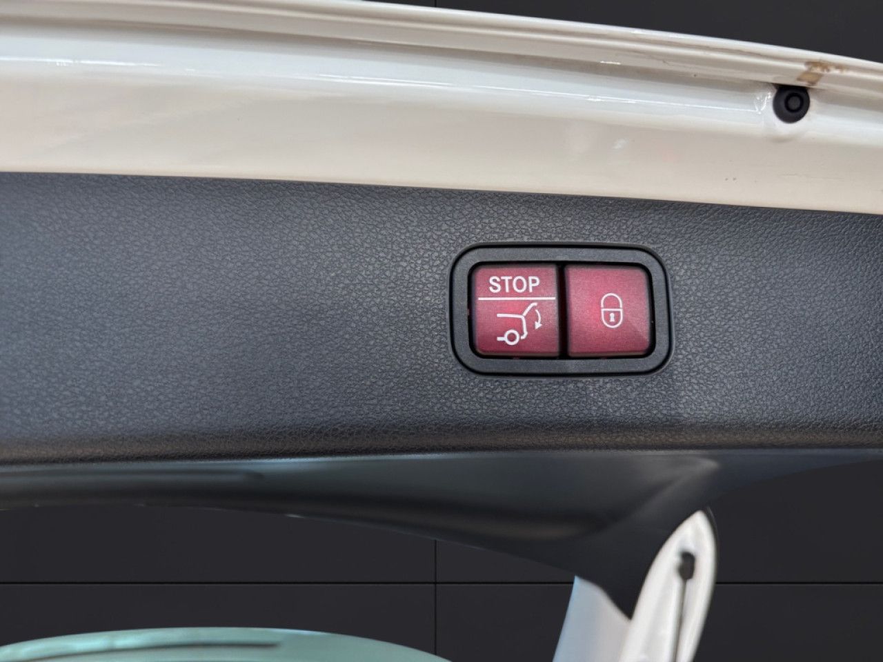 Mercedes-Benz E-Klasse – Bild 16