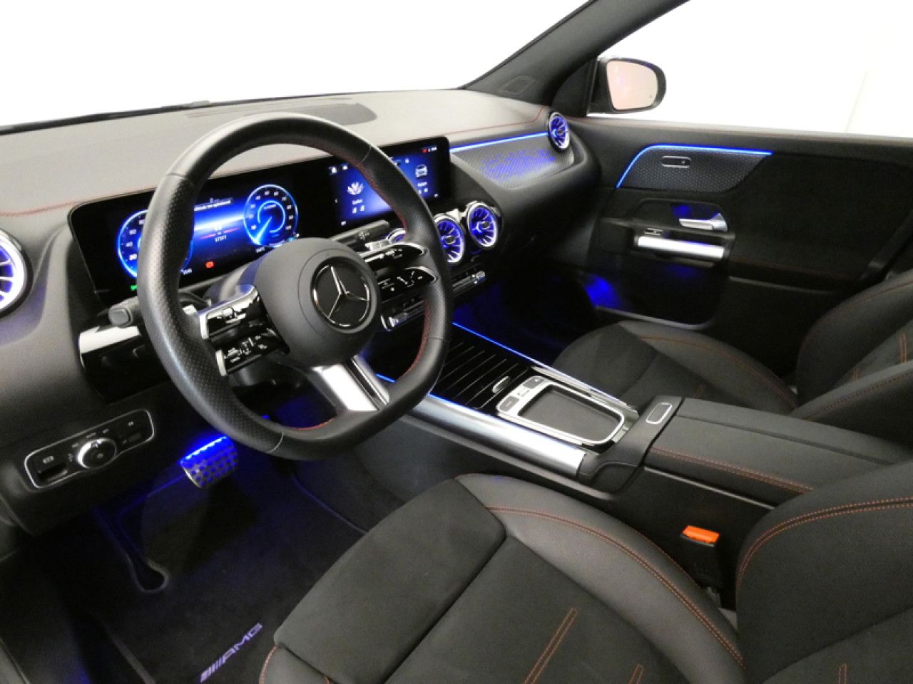 Photo du v&eacute;hicule 16 / 18