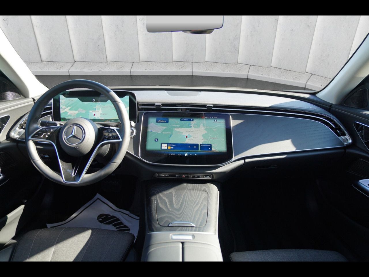 Mercedes-Benz E-Klasse – Bild 12