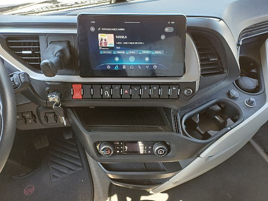 Vehicle image 11 / 14