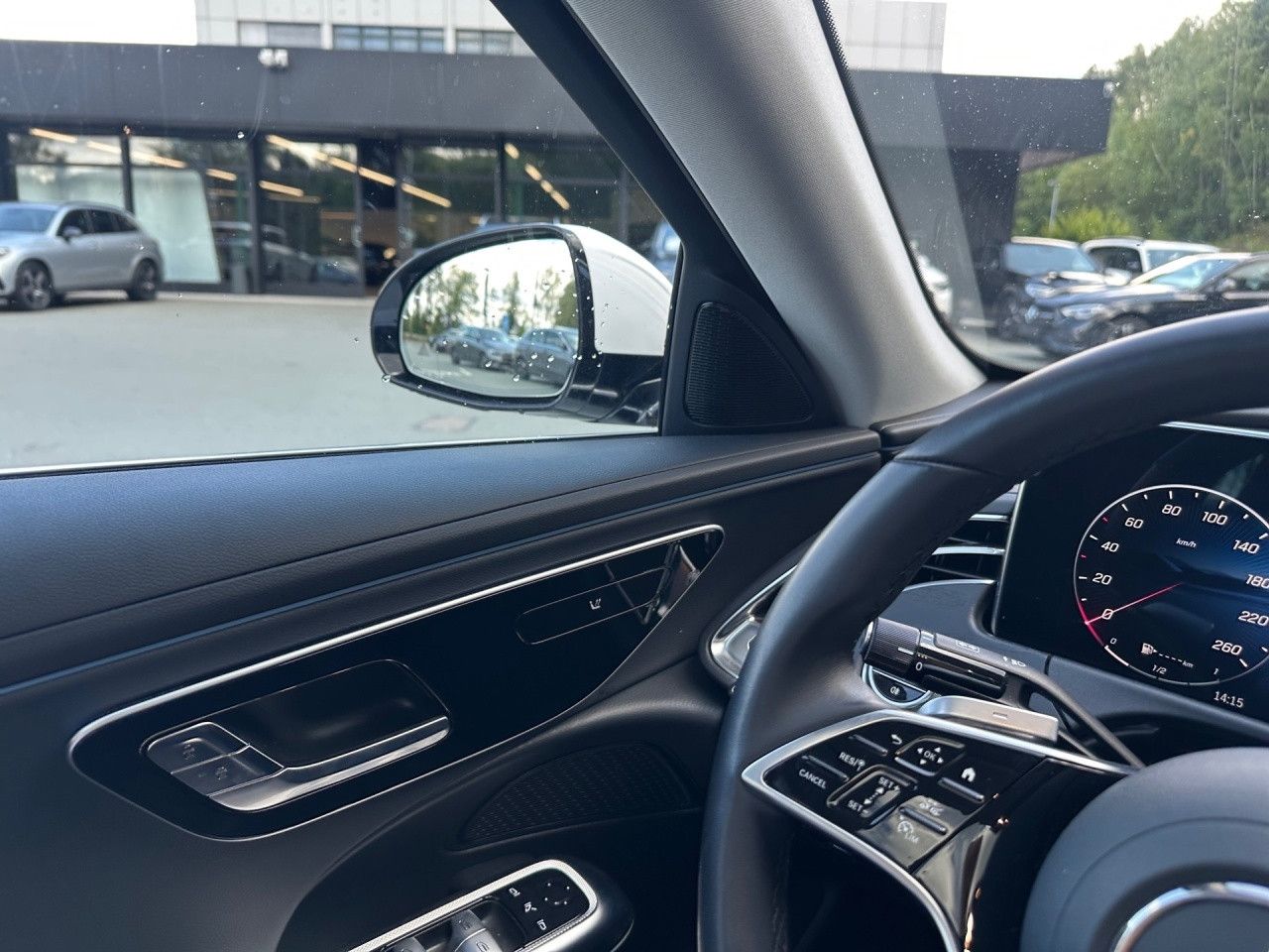 Mercedes-Benz E-Klasse – Bild 18