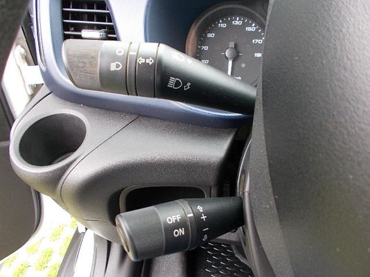 Vehicle image 11 / 13