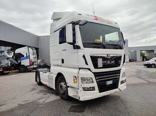 Vehicle image 2 / 11