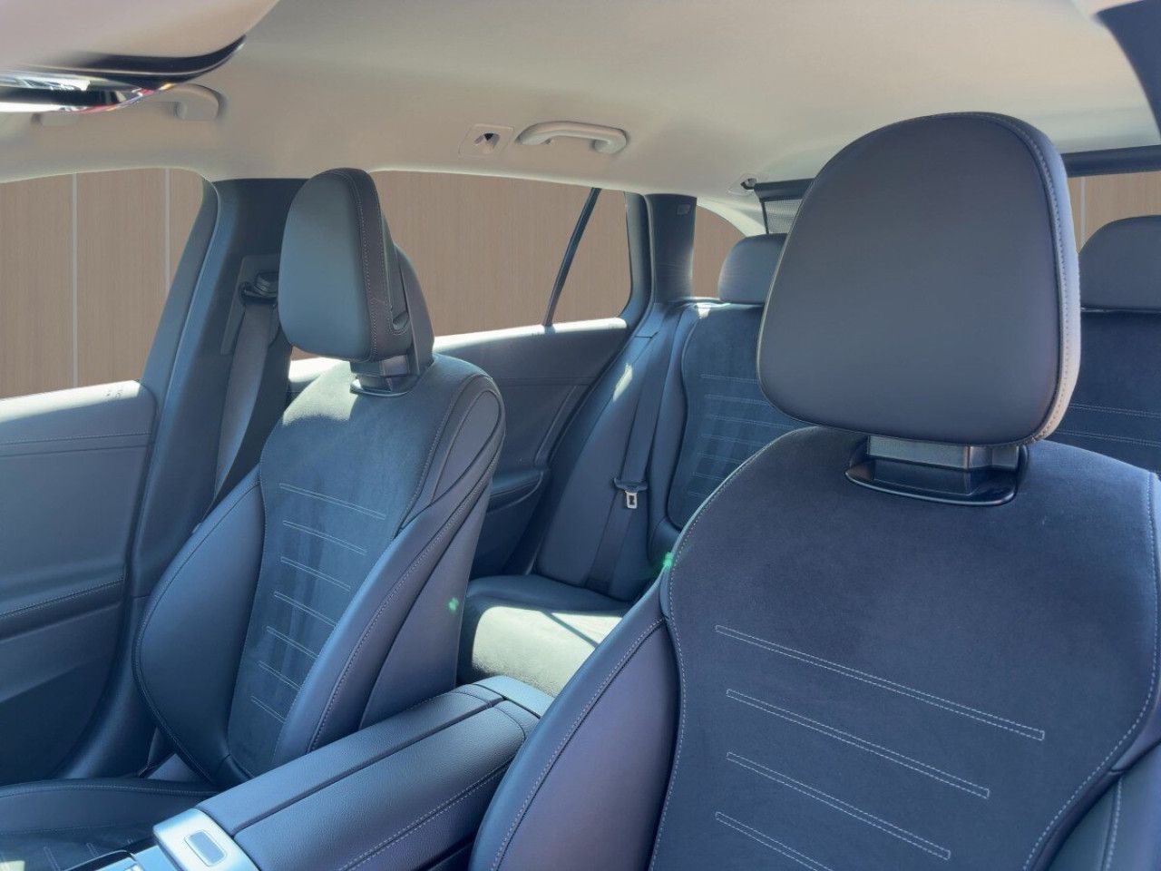 Mercedes-Benz C-Klasse – Bild 17