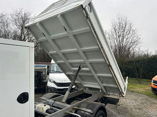 Vehicle image 10 / 15