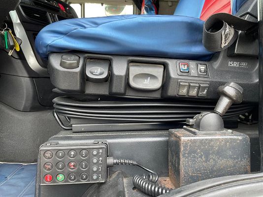 Vehicle image 7 / 18