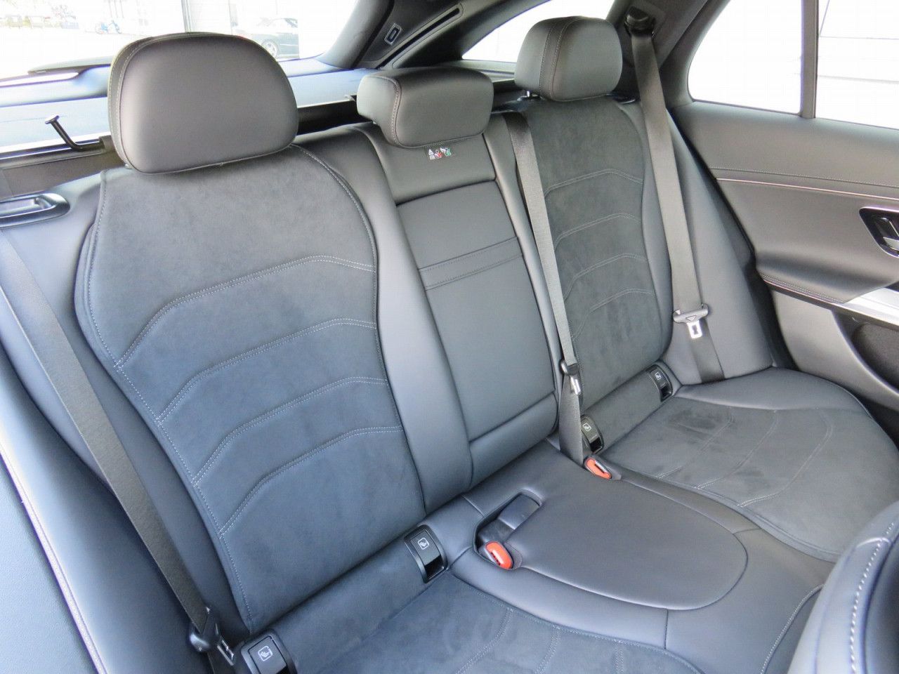 Mercedes-Benz E-Klasse – Bild 29