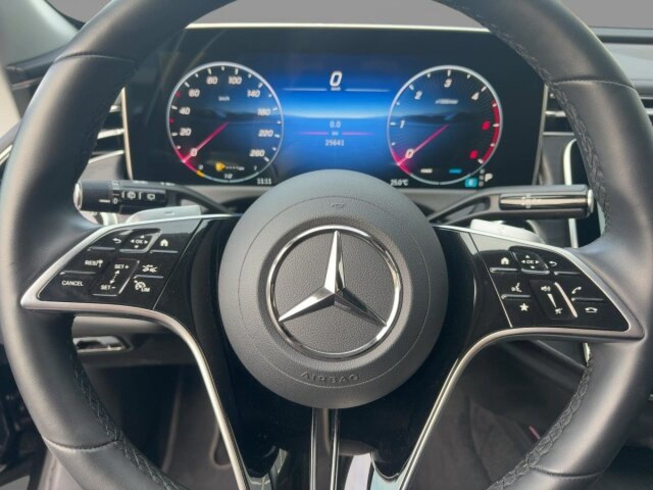 Mercedes-Benz E-Klasse – Bild 10
