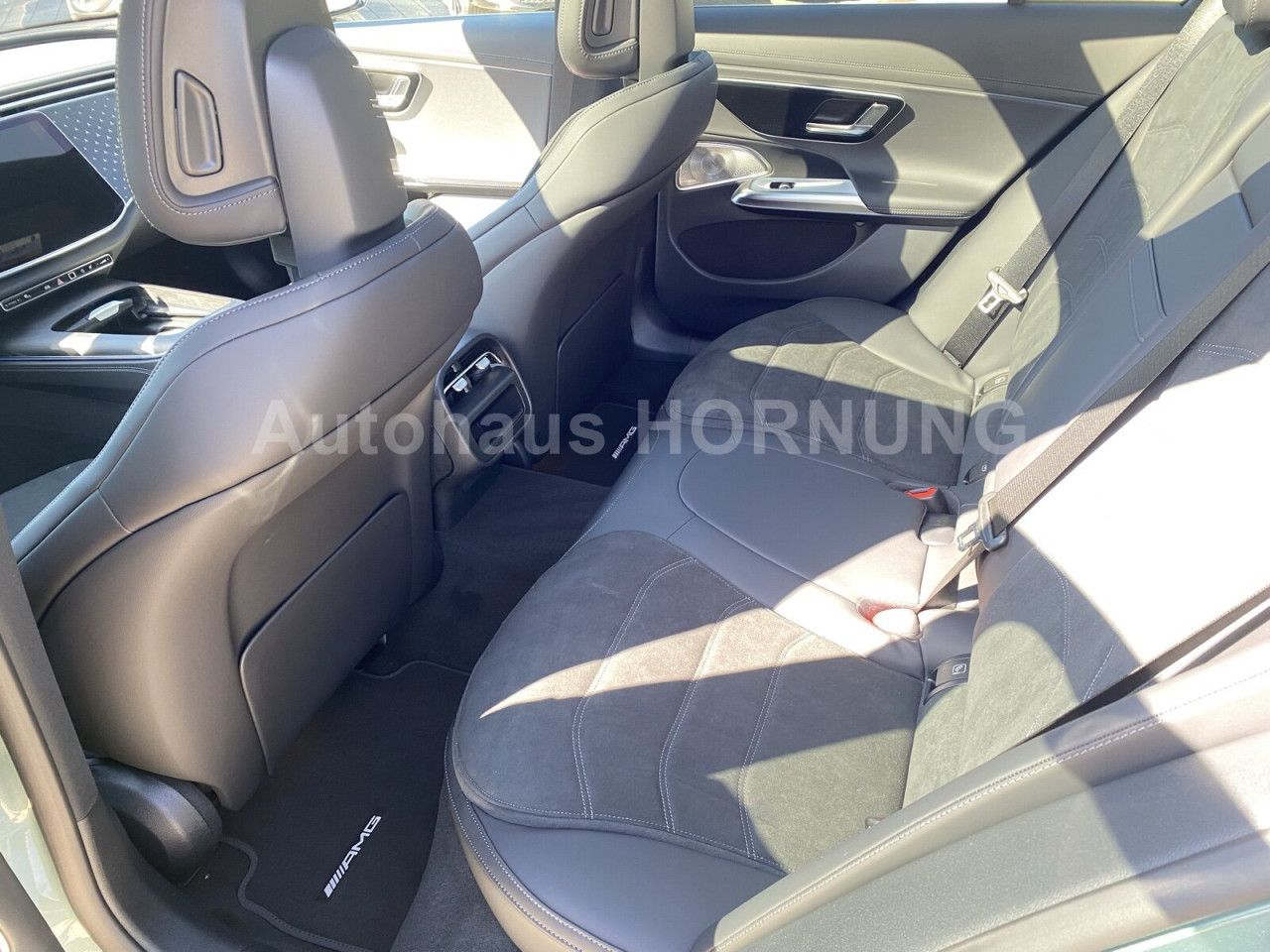 Mercedes-Benz E-Klasse – Bild 11