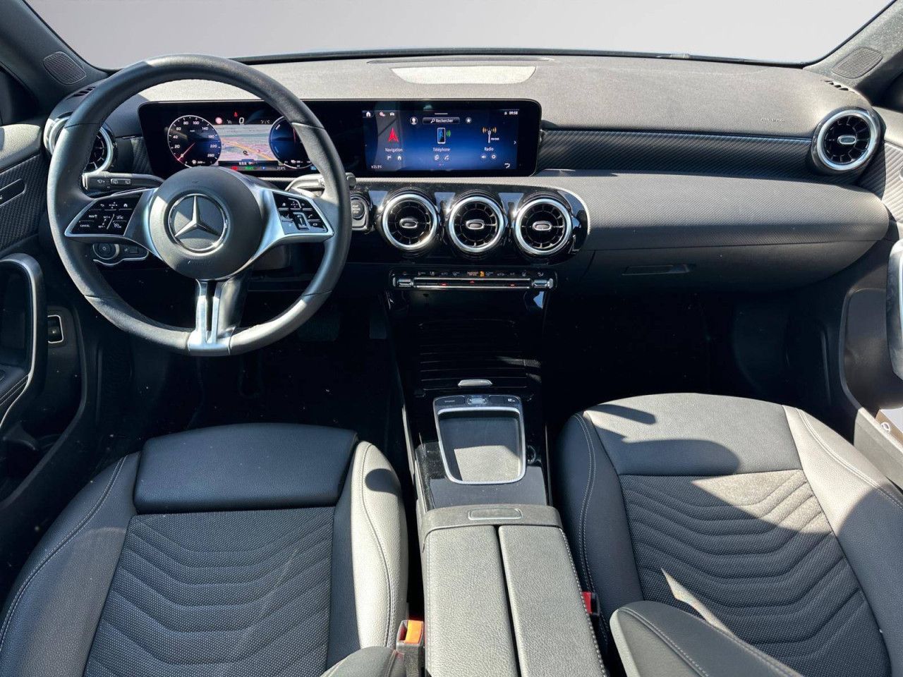 Photo du v&eacute;hicule 13 / 18