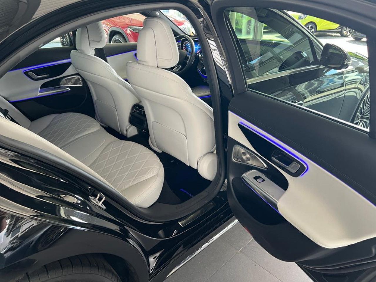 Mercedes-Benz E-Klasse – Bild 10