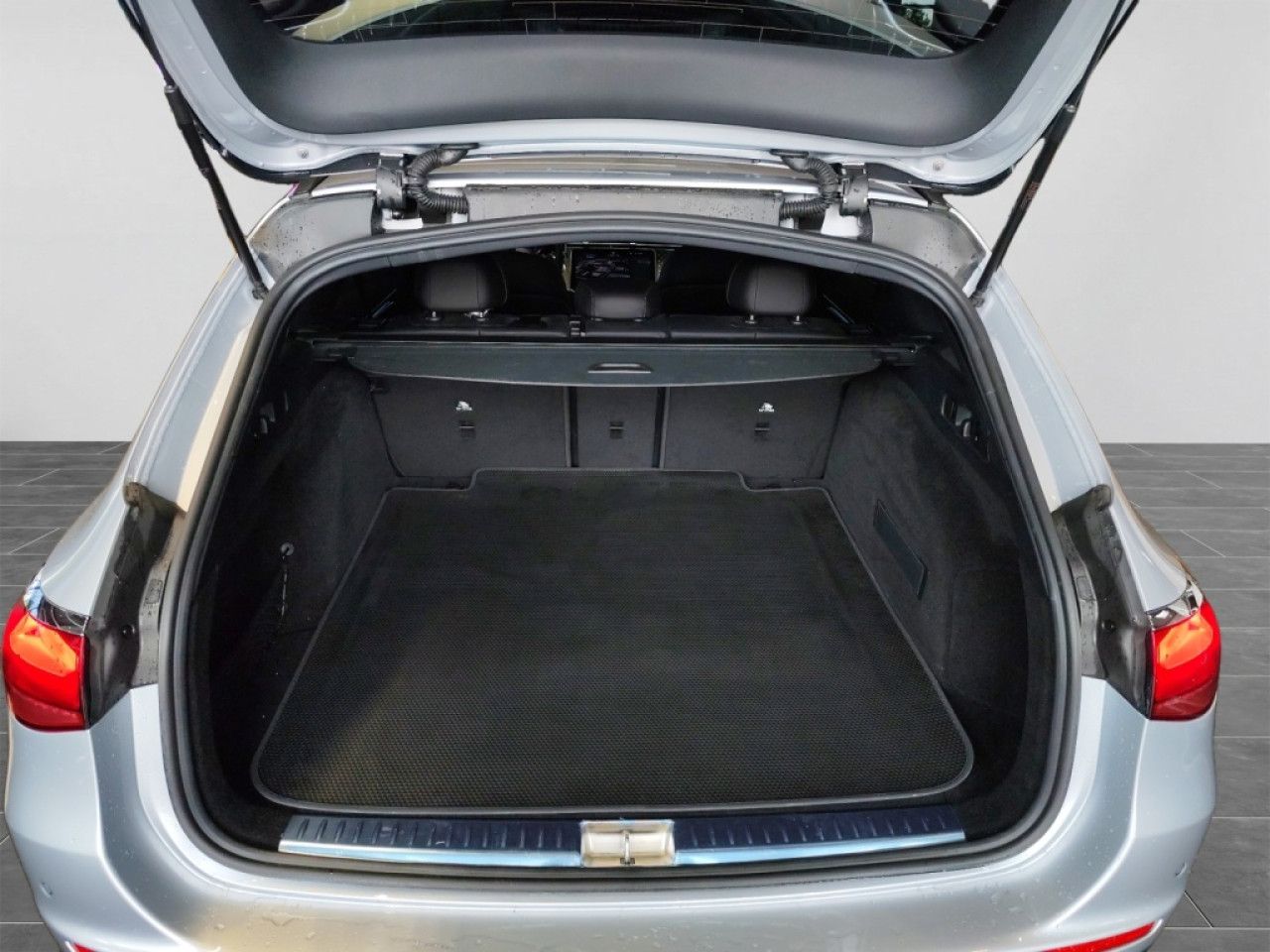 Mercedes-Benz E-Klasse – Bild 14