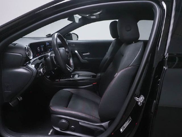Mercedes-Benz A 220