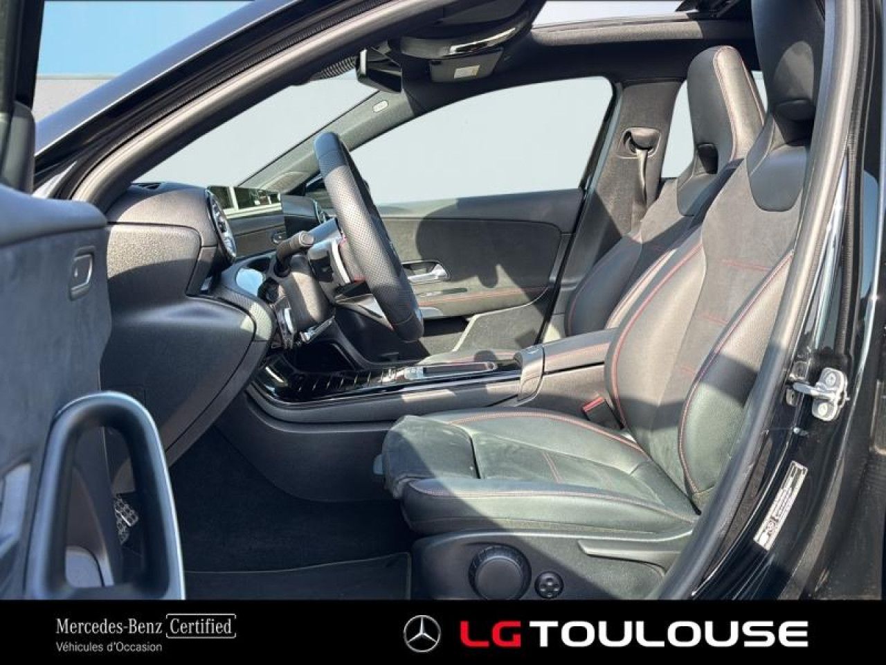 Photo du v&eacute;hicule 9 / 18