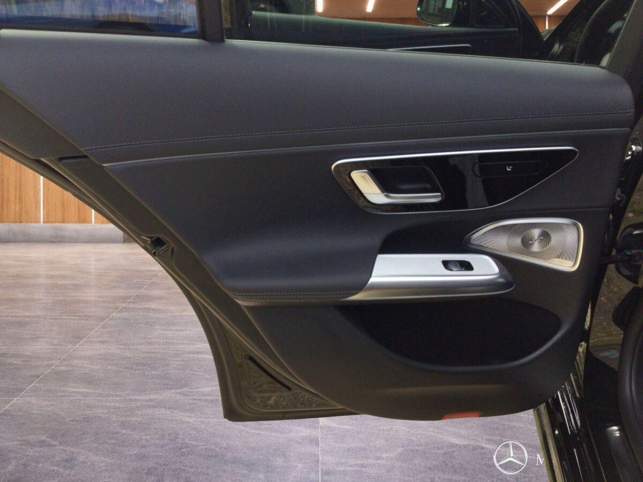 Mercedes-Benz E-Klasse – Bild 13
