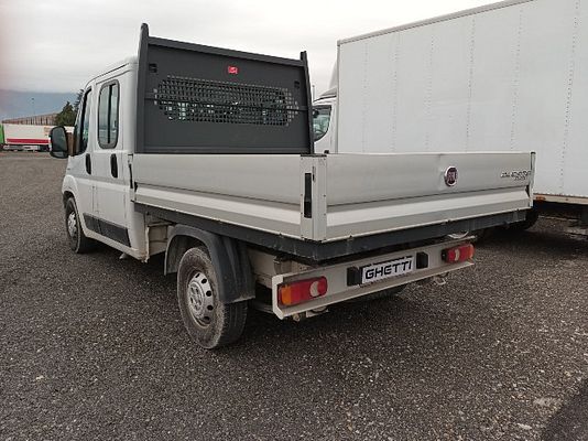 Vehicle image 4 / 5