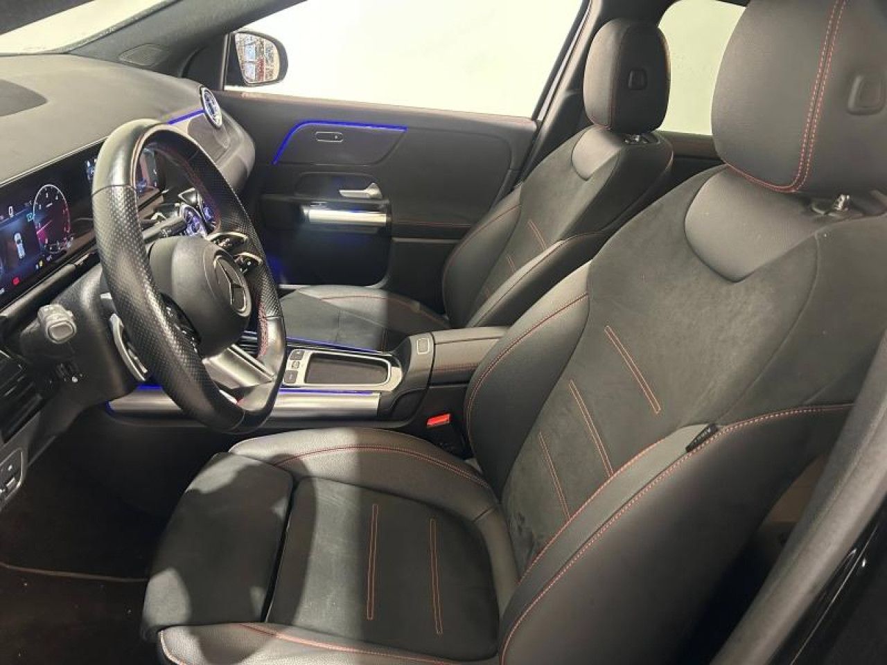 Photo du v&eacute;hicule 18 / 18