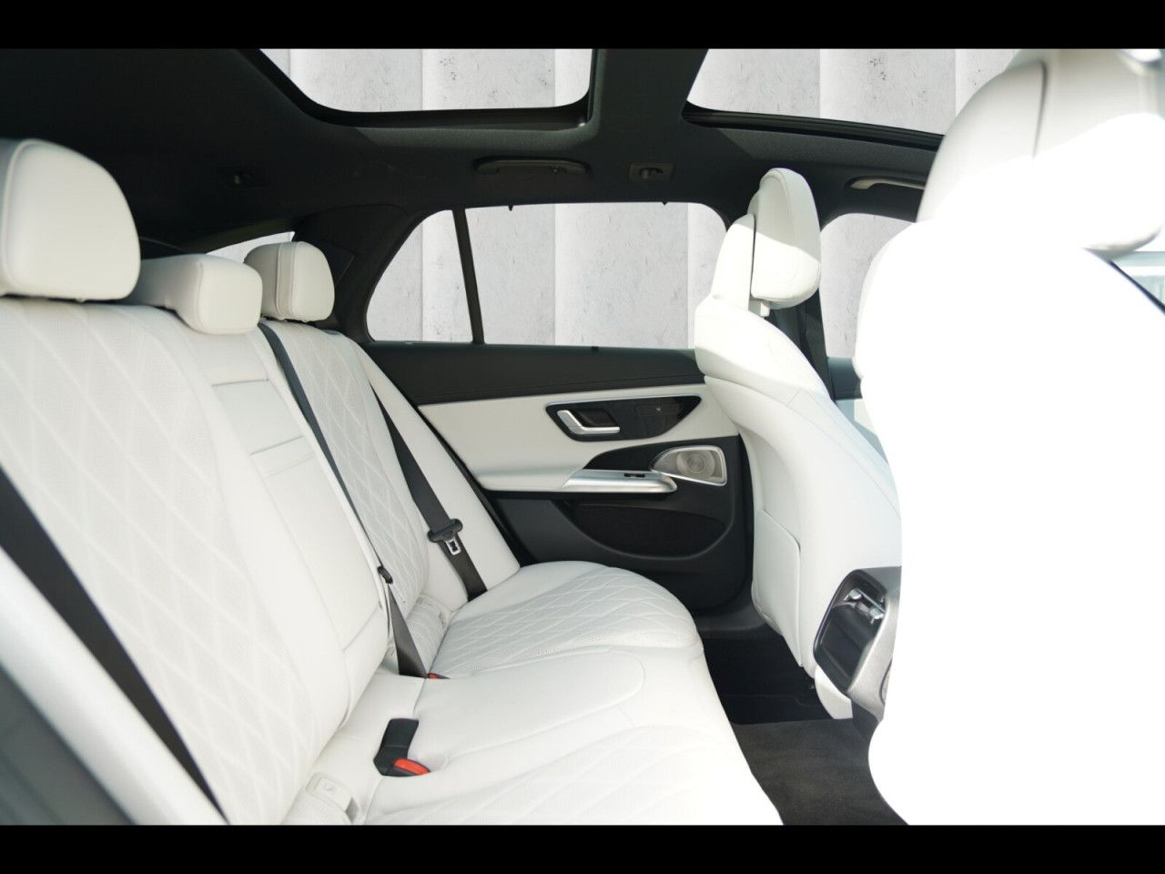 Mercedes-Benz E-Klasse – Bild 11
