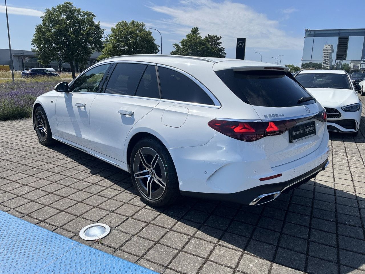 Mercedes-Benz E-Klasse – Bild 7