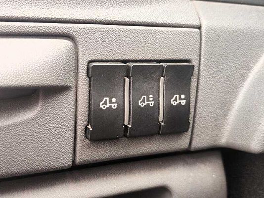 Vehicle image 11 / 13