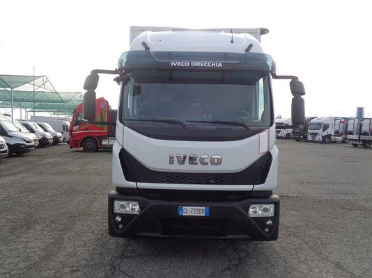 Vehicle image 4 / 18
