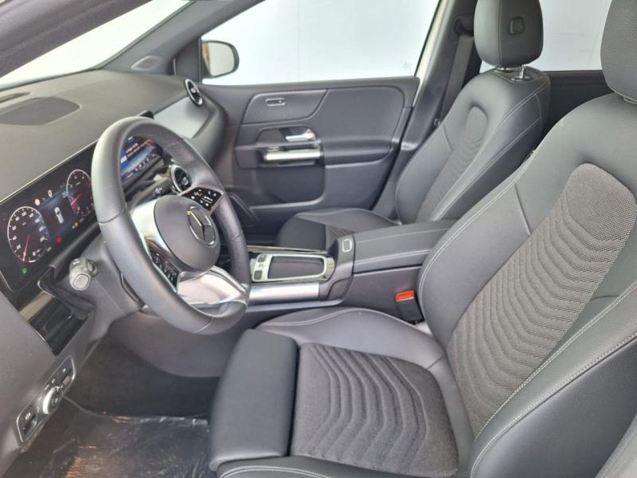 Photo du v&eacute;hicule 15 / 18