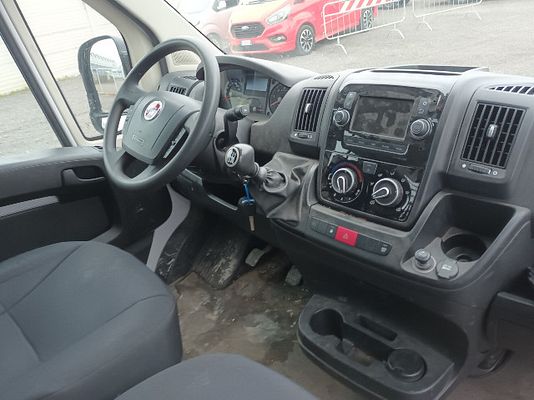 Vehicle image 5 / 5