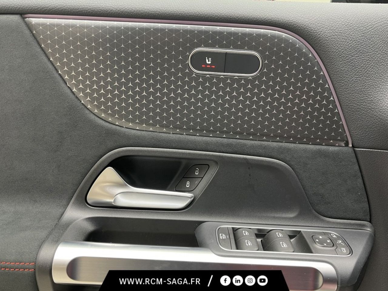 Photo du v&eacute;hicule 13 / 18