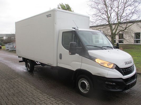 Vehicle image 2 / 5