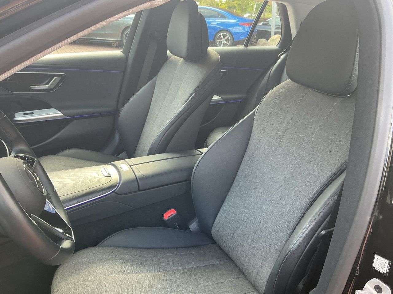Mercedes-Benz E-Klasse – Bild 10