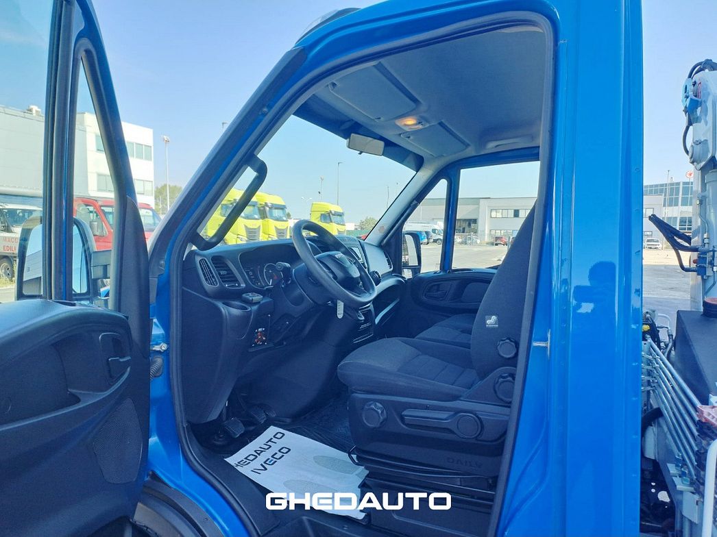 IVECO | DAILY 35C18 3.0 RIBALTABILE CON GRU E RADIOCOMANDO
