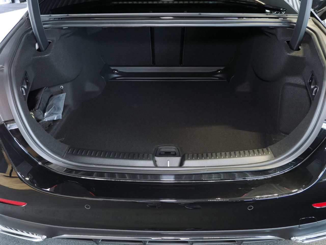 Mercedes-Benz E-Klasse – Bild 13