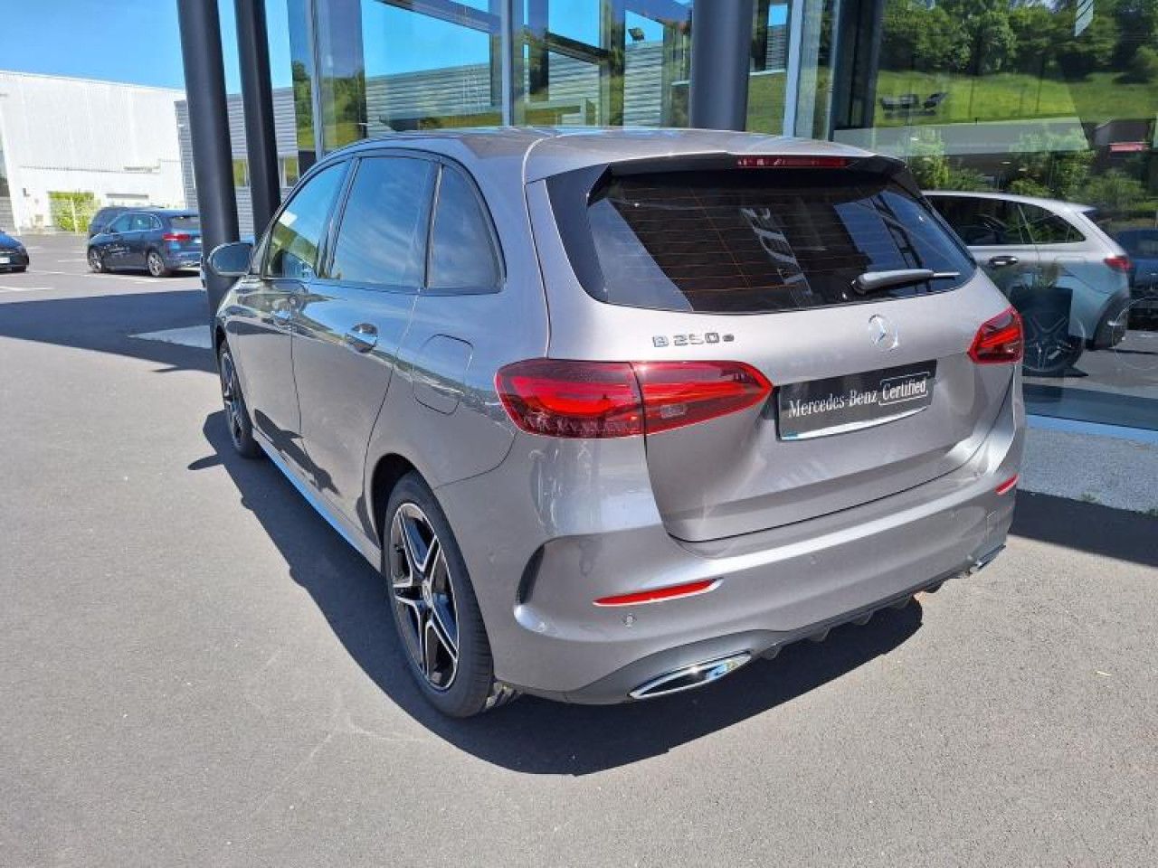 Photo du v&eacute;hicule 8 / 18