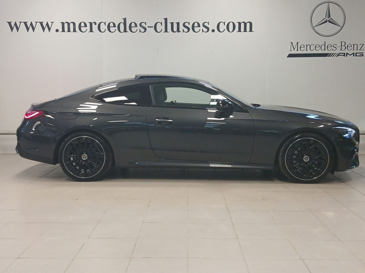 Photo du v&eacute;hicule 3 / 18