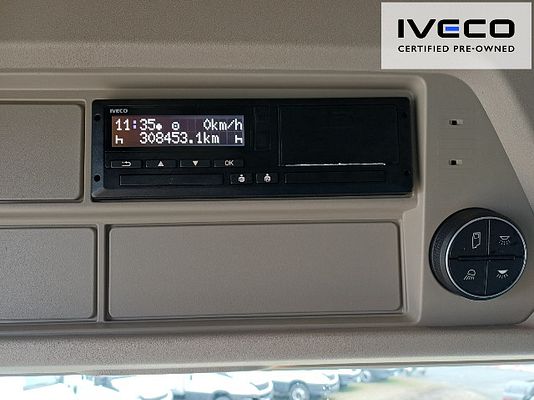 Vehicle image 15 / 18