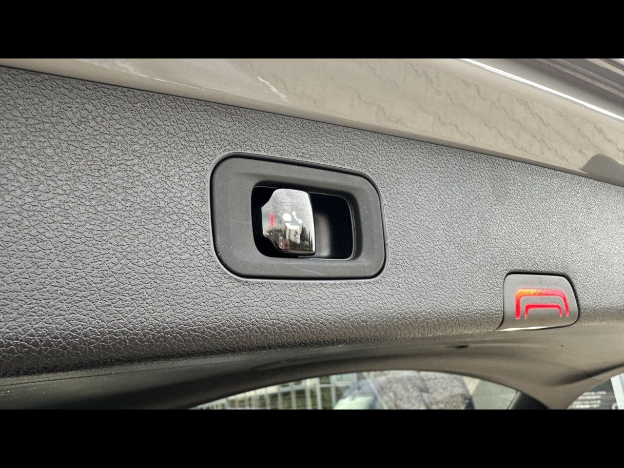 Mercedes-Benz E-Klasse – Bild 23