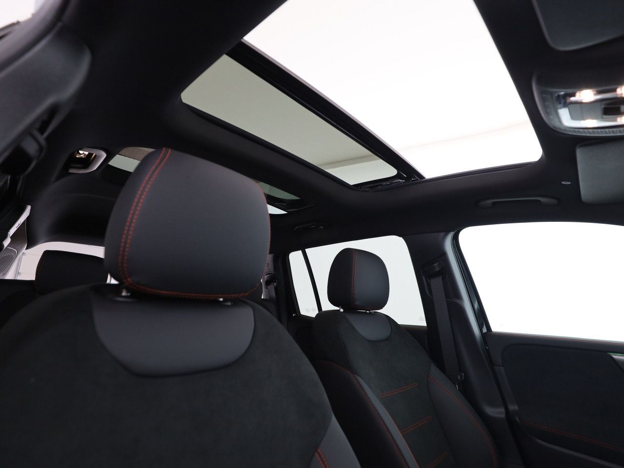 Mercedes-Benz GLB – Bild 20