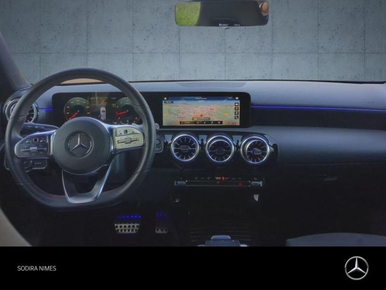 Photo du v&eacute;hicule 16 / 18