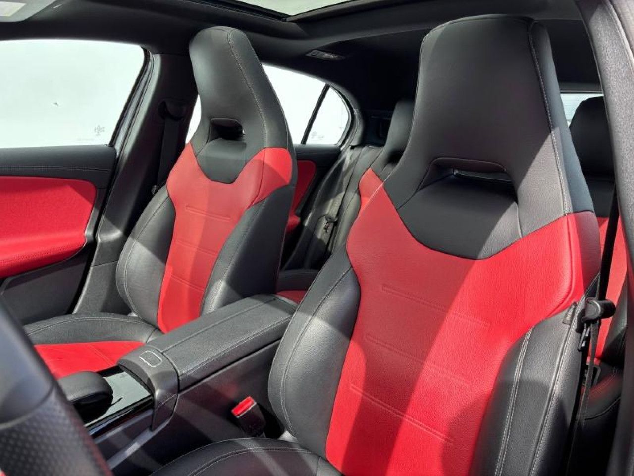 Photo du v&eacute;hicule 10 / 16