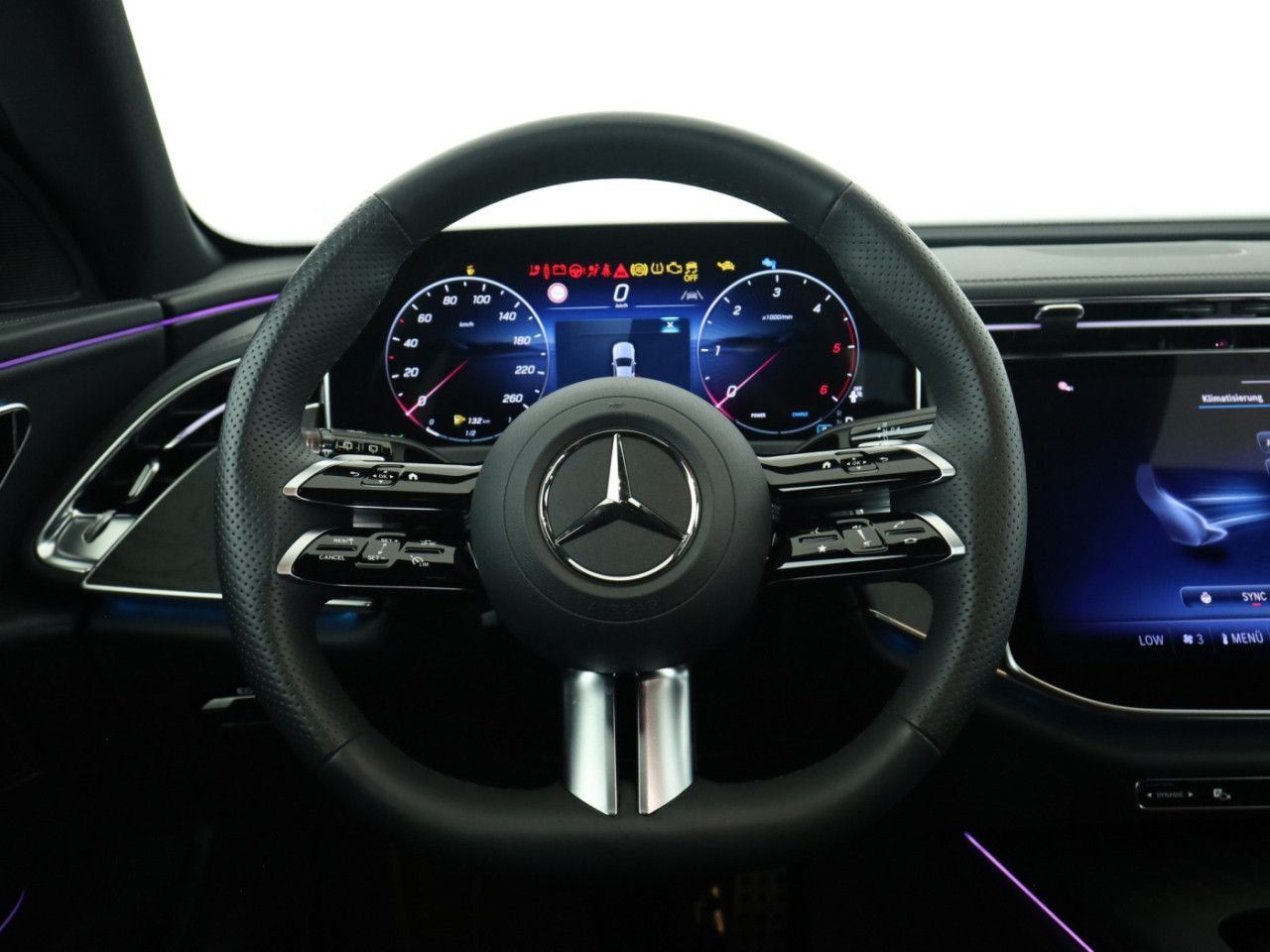Mercedes-Benz E-Klasse – Bild 11
