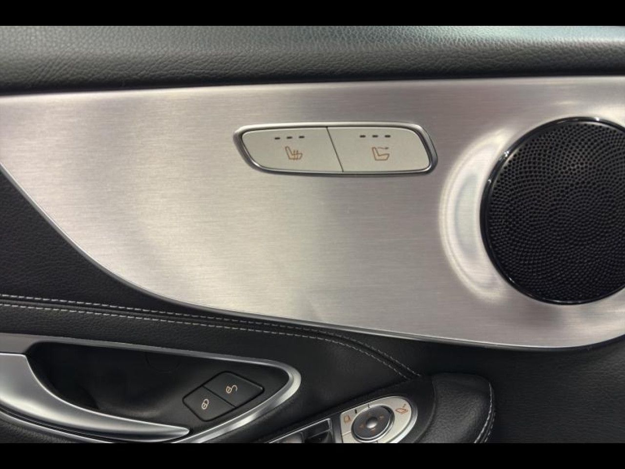 Photo du v&eacute;hicule 15 / 18