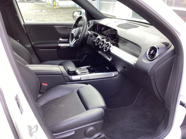 Mercedes-Benz GLB 220