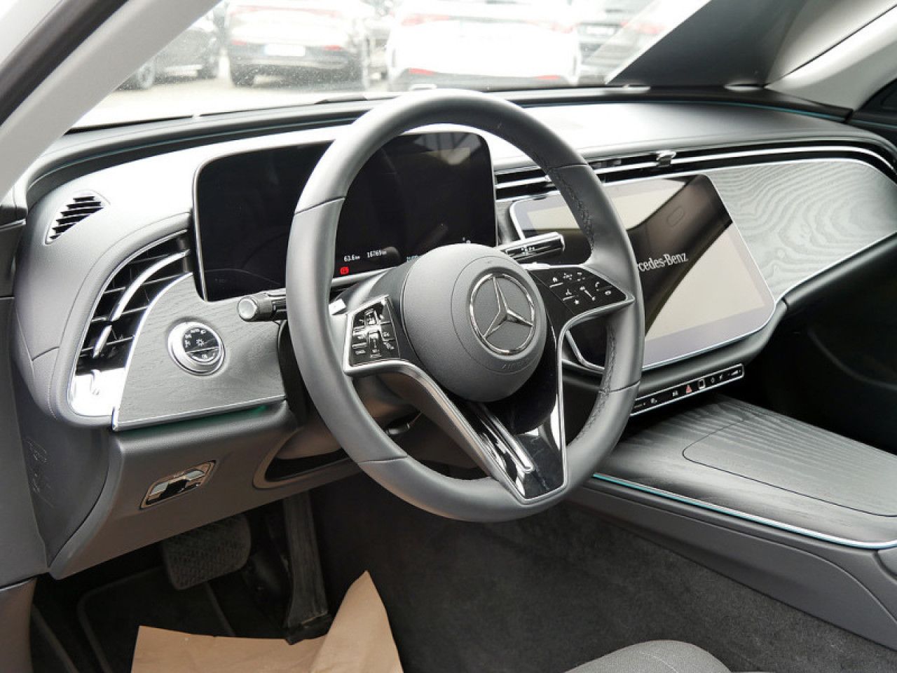 Mercedes-Benz E-Klasse – Bild 10