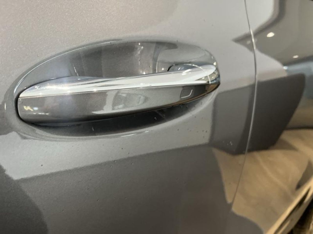 Photo du v&eacute;hicule 11 / 18