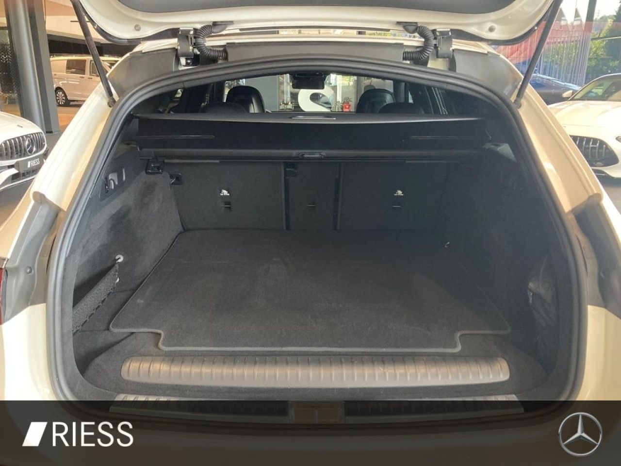 Mercedes-Benz E-Klasse – Bild 15