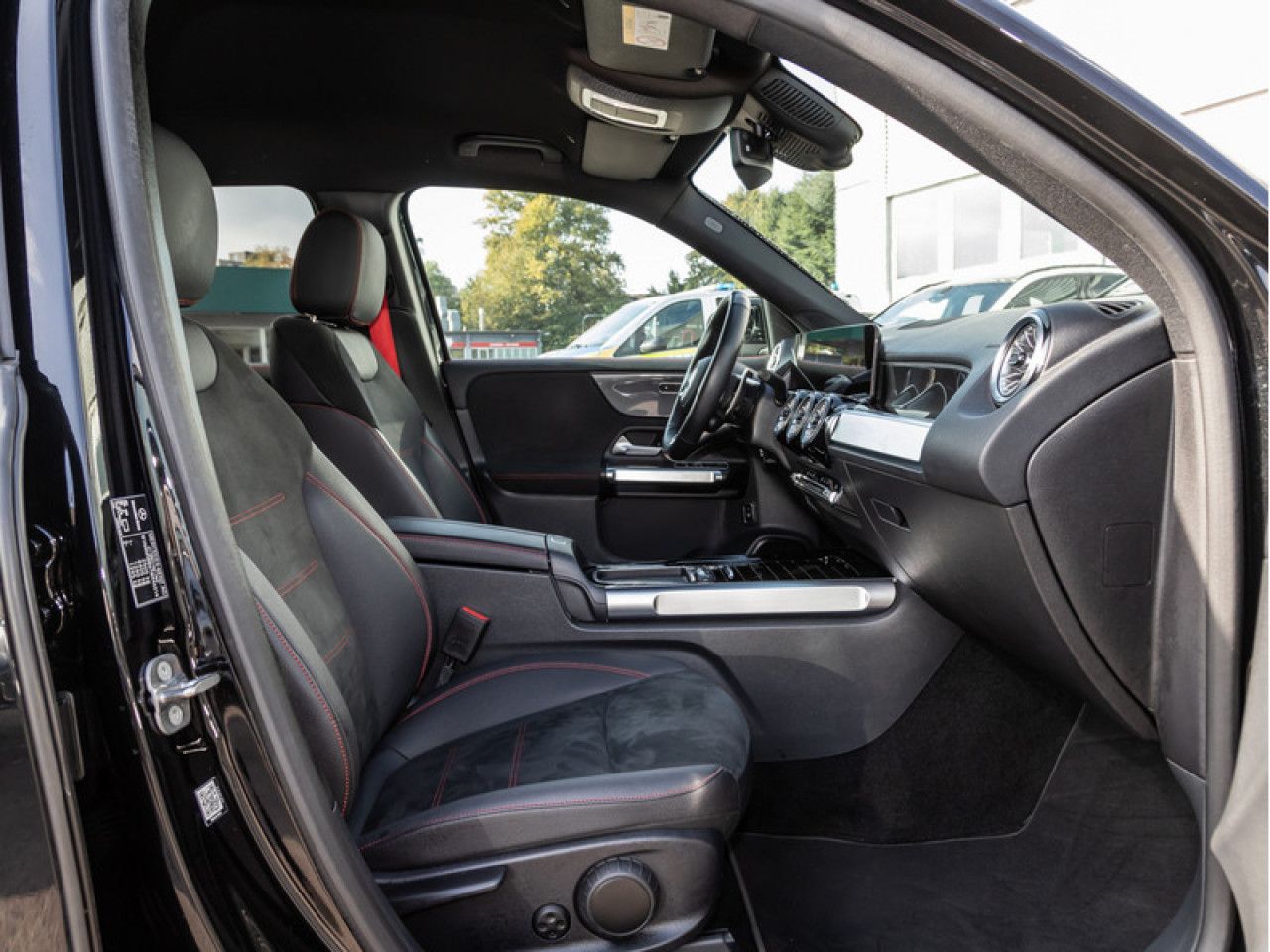 Mercedes-Benz GLB – Bild 8