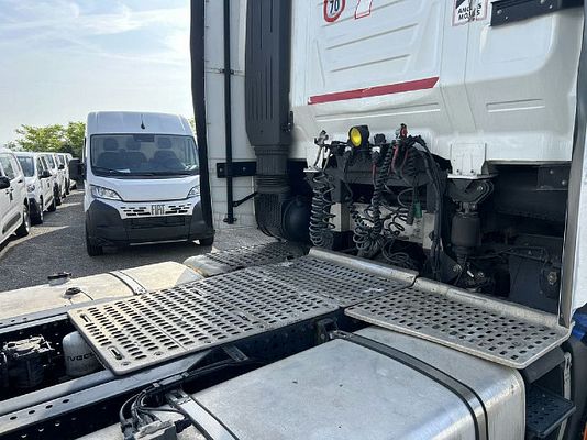 Vehicle image 6 / 14